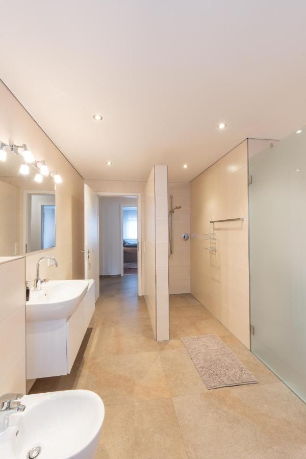 -Zentrale Wohnung-Balkon-Desingerkueche- Билефельд Экстерьер фото